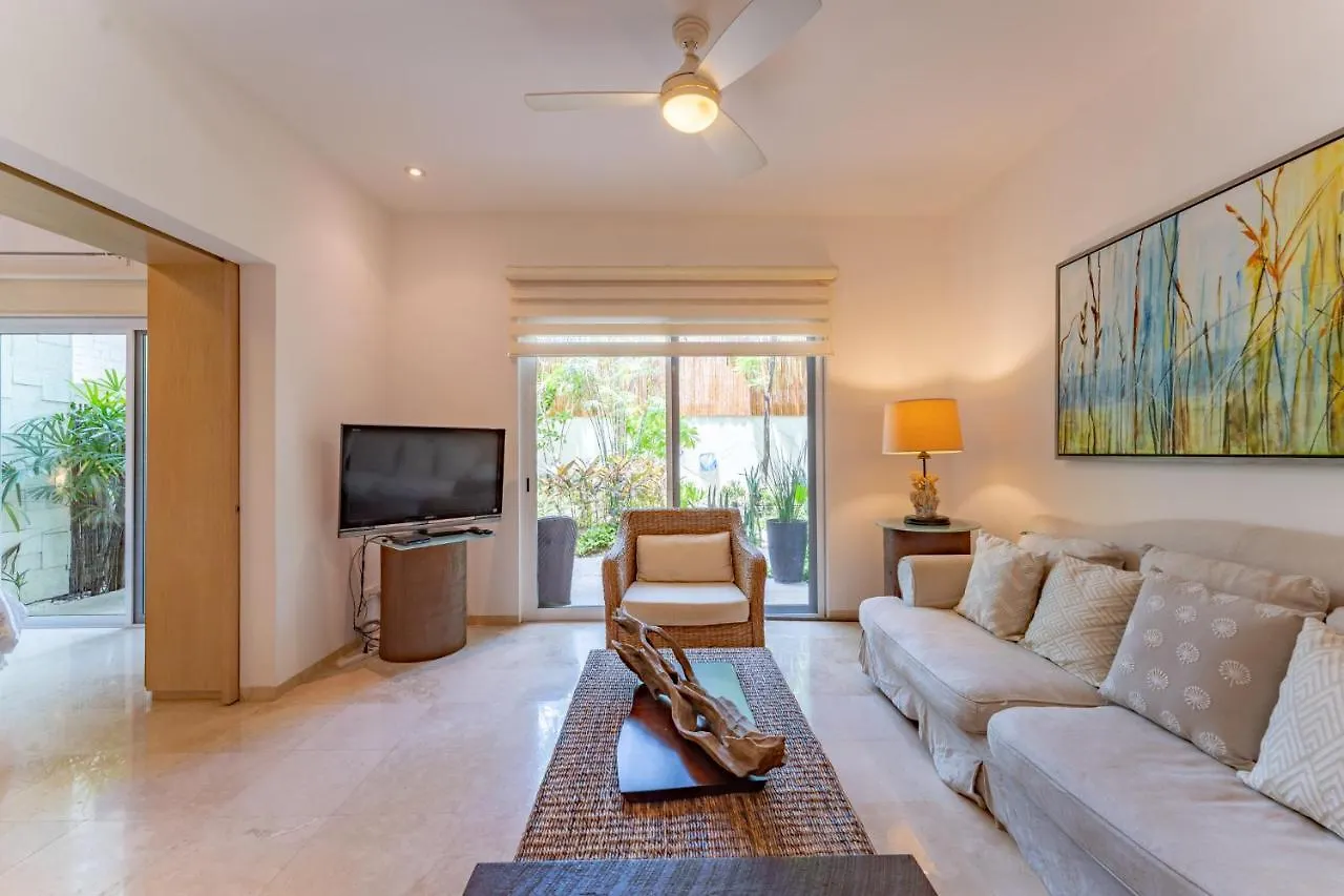 Papaya 15 Apartments Playa del Carmen Mexiko